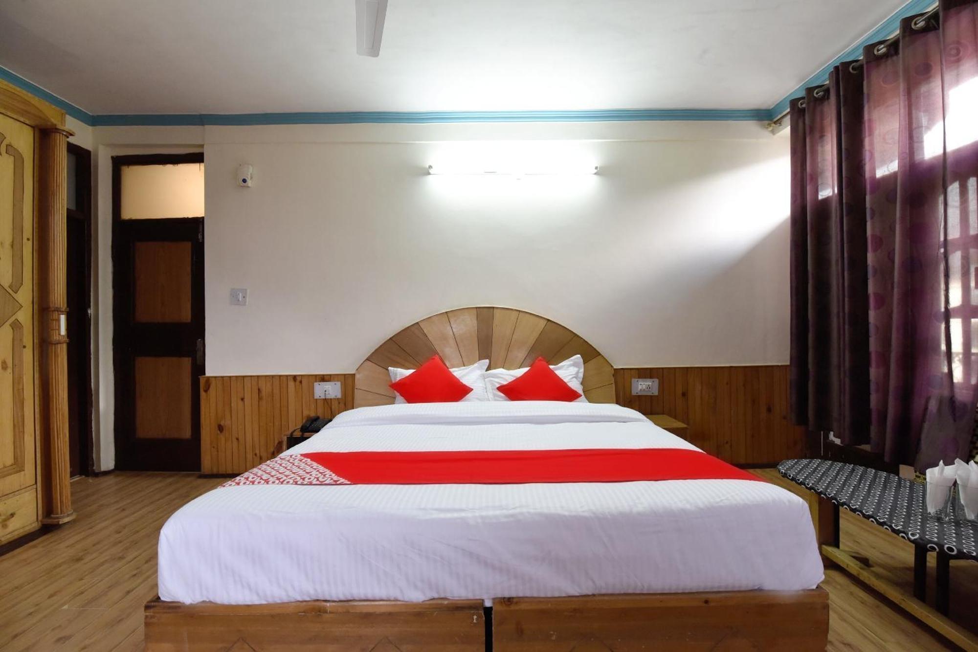 Oyo Hill View Hotel - Manali (Himachal Pradesh) — Photos 1