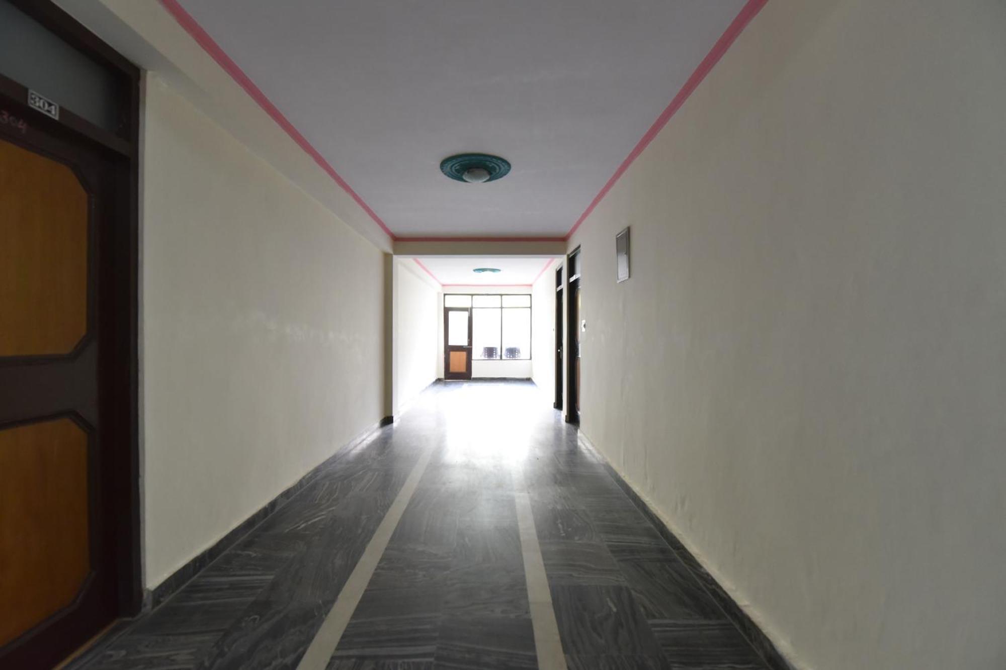 Oyo Hill View Hotel - Manali (Himachal Pradesh) — Photos 2